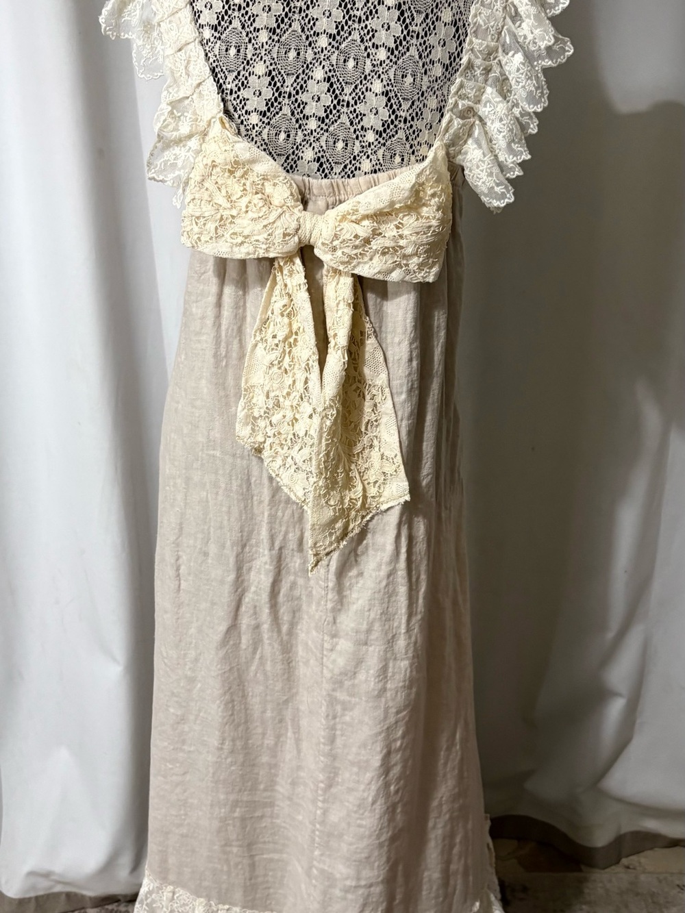 Vtg  Lace Italian Linen V-Neck Upcycled Dress Handmade Sz Med Slight Low Hem - Picture 2 of 14